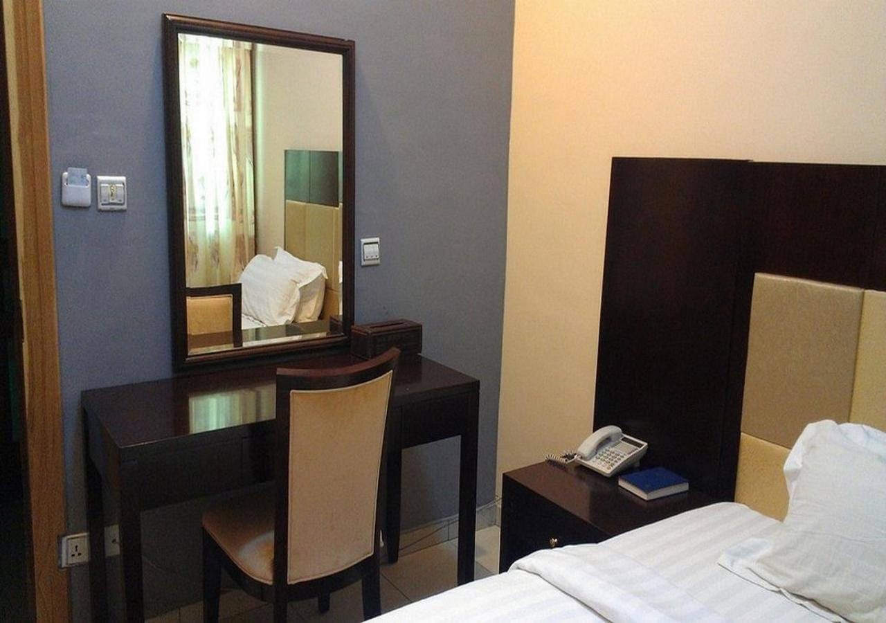 Sun Beach Hôtel Cotonou Exterior foto